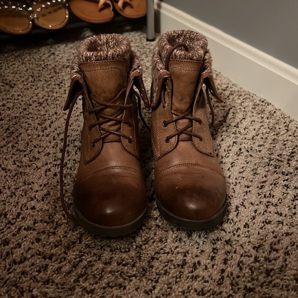 Brown boots - Picture 4 of 4
